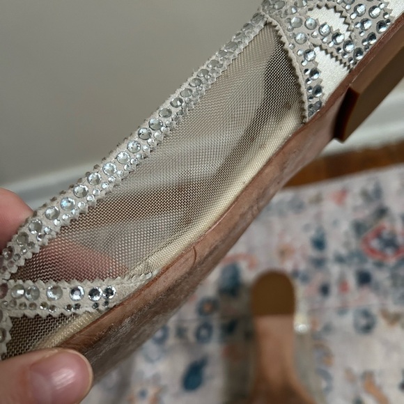 Badgley Mischka Gigi Crystal Pointed Toe Flats Size 8.5 - Picture 10 of 11